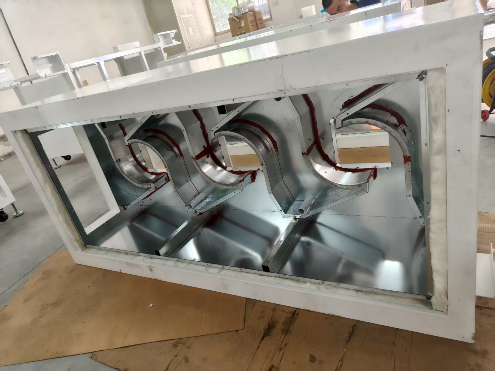 电加热隧道炉在化工材料合成中的关键作用是什么？